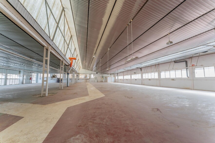 Industrial in Elche, Alicante for sale - Interior Photo - Image 2 of 14