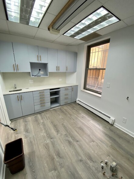15-17 Park Ave, New York, NY for lease - Interior Photo - Image 1 of 12