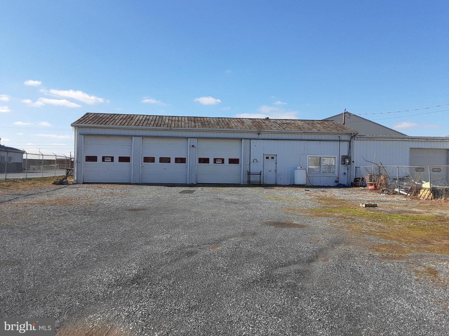 808 E Main St, New Holland, PA for sale Building Photo- Image 1 of 1