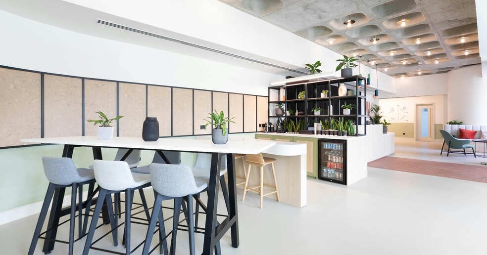 46 Clarendon Rd, Watford for lease - Building Photo - Image 2 of 10