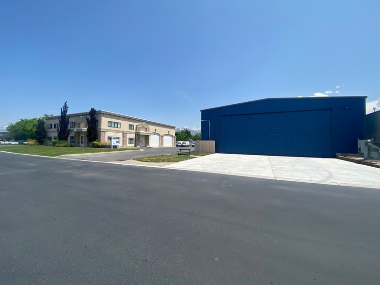2441 S 1560 W, Woods Cross, UT for lease - Building Photo - Image 1 of 27