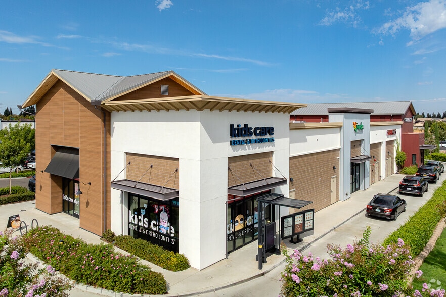 140 Roseville Pky, Roseville, CA for lease - Primary Photo - Image 2 of 4