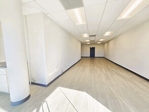 221 E 12th St, Los Angeles, CA for lease Interior Photo- Image 1 of 2
