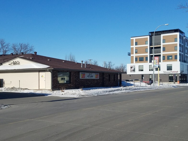 502 Sheyenne St, West Fargo, ND 58078