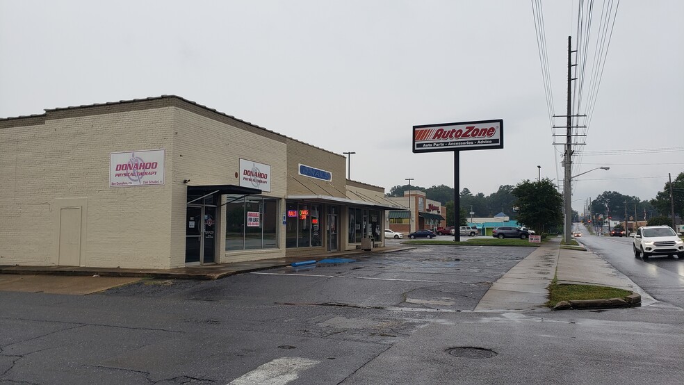 112-114 Fort Williams St, Sylacauga, AL for lease - Building Photo - Image 1 of 10