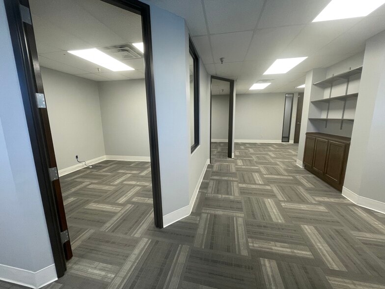 2245 Keller Way, Carrollton, TX for lease - Interior Photo - Image 3 of 7