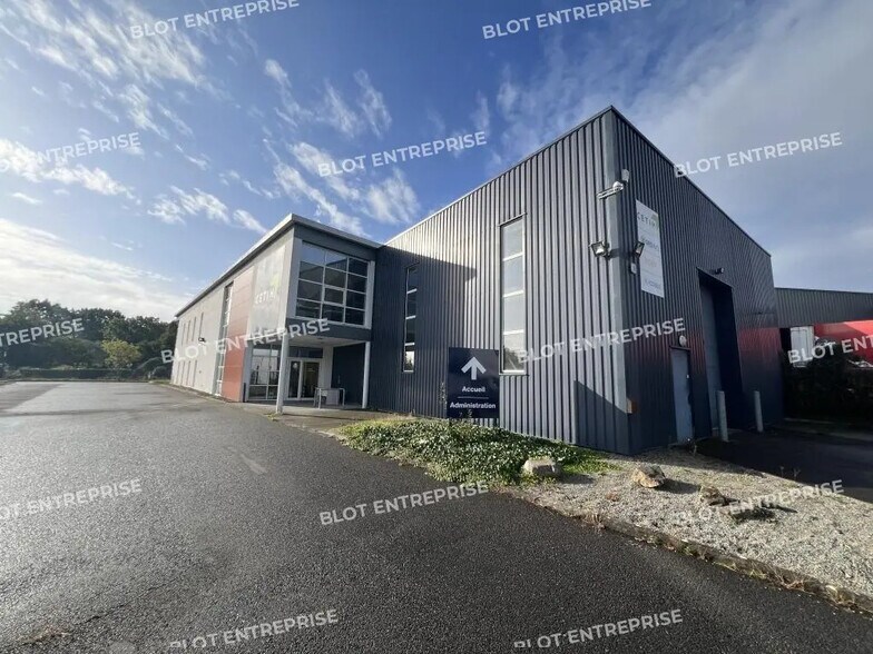 Office in Bouguenais for lease - Building Photo - Image 2 of 17