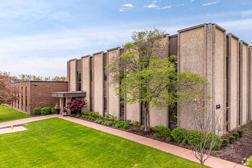 1945 Ohio St, Lisle, IL for sale - Building Photo - Image 1 of 1