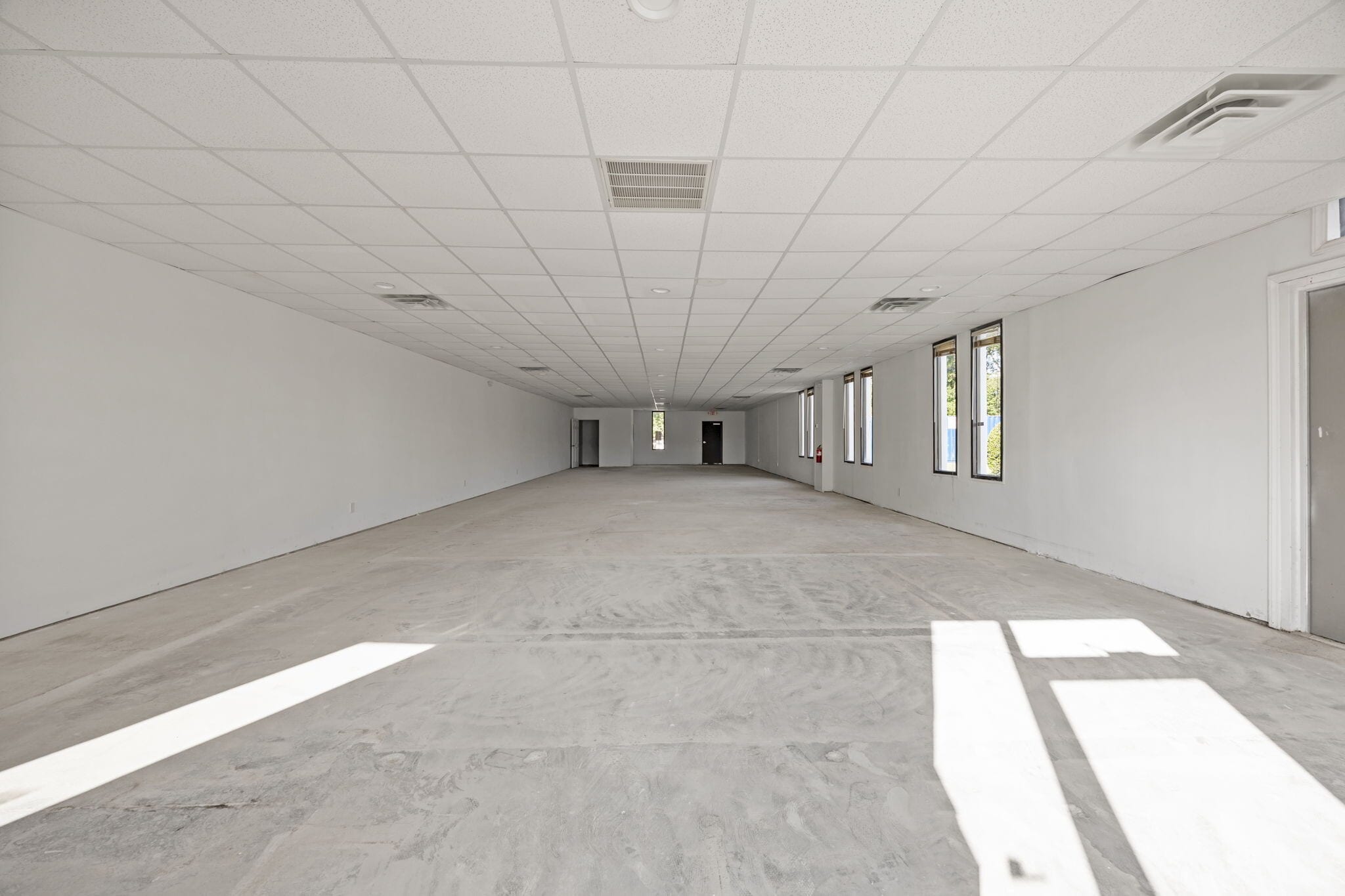 301 Plaza Dr, Greenville, NC for lease Interior Photo- Image 1 of 6