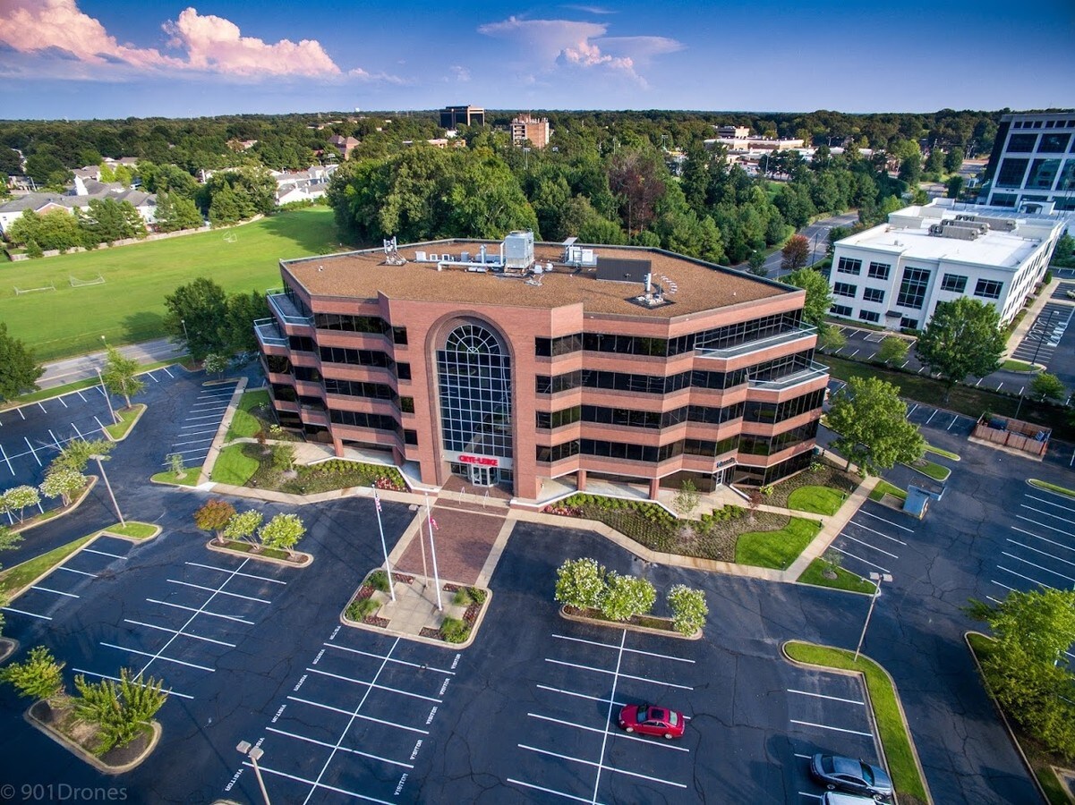 6525 N Quail Hollow Rd, Memphis, TN 38120