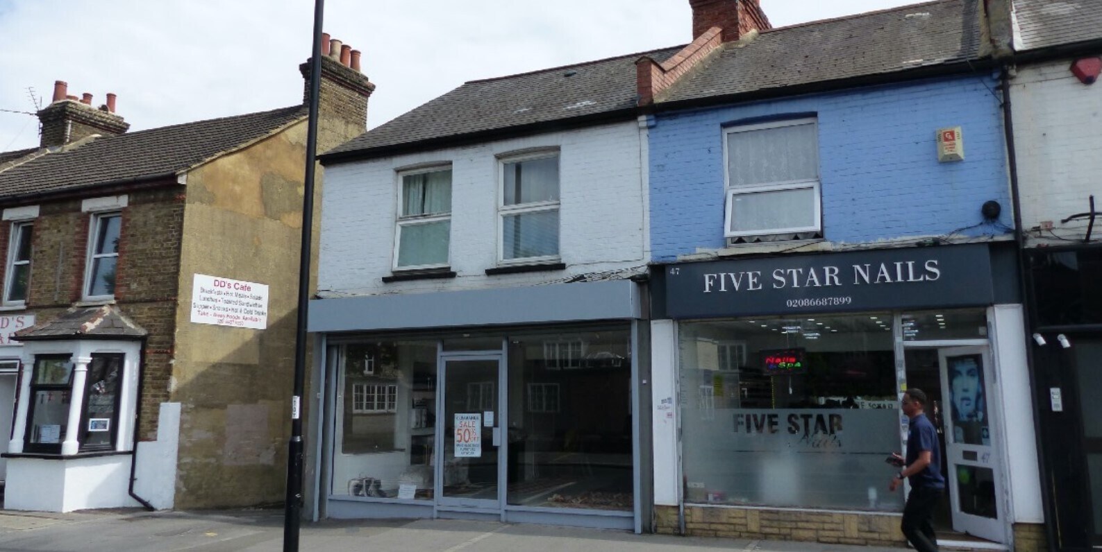 45 Chipstead Valley Rd, Coulsdon, CR5 2RB Retail for Lease