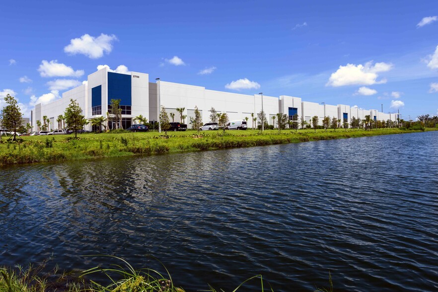 2700 Bridge Way, Davie, FL for lease - Building Photo - Image 3 of 9