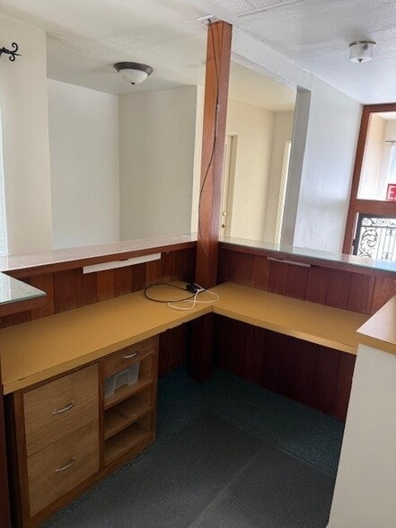 2151 Santa Clara Ave, Alameda, CA for lease - Building Photo - Image 3 of 10