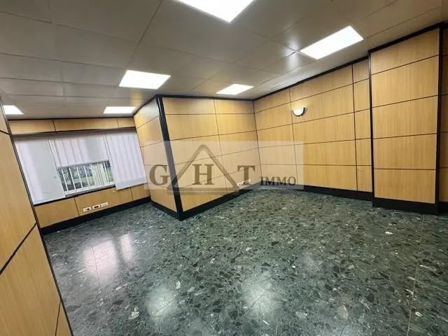 Office in Paris for lease - Interior Photo - Image 3 of 4