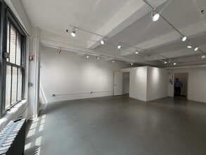 315-321 W 39th St, New York, NY for lease Interior Photo- Image 2 of 3