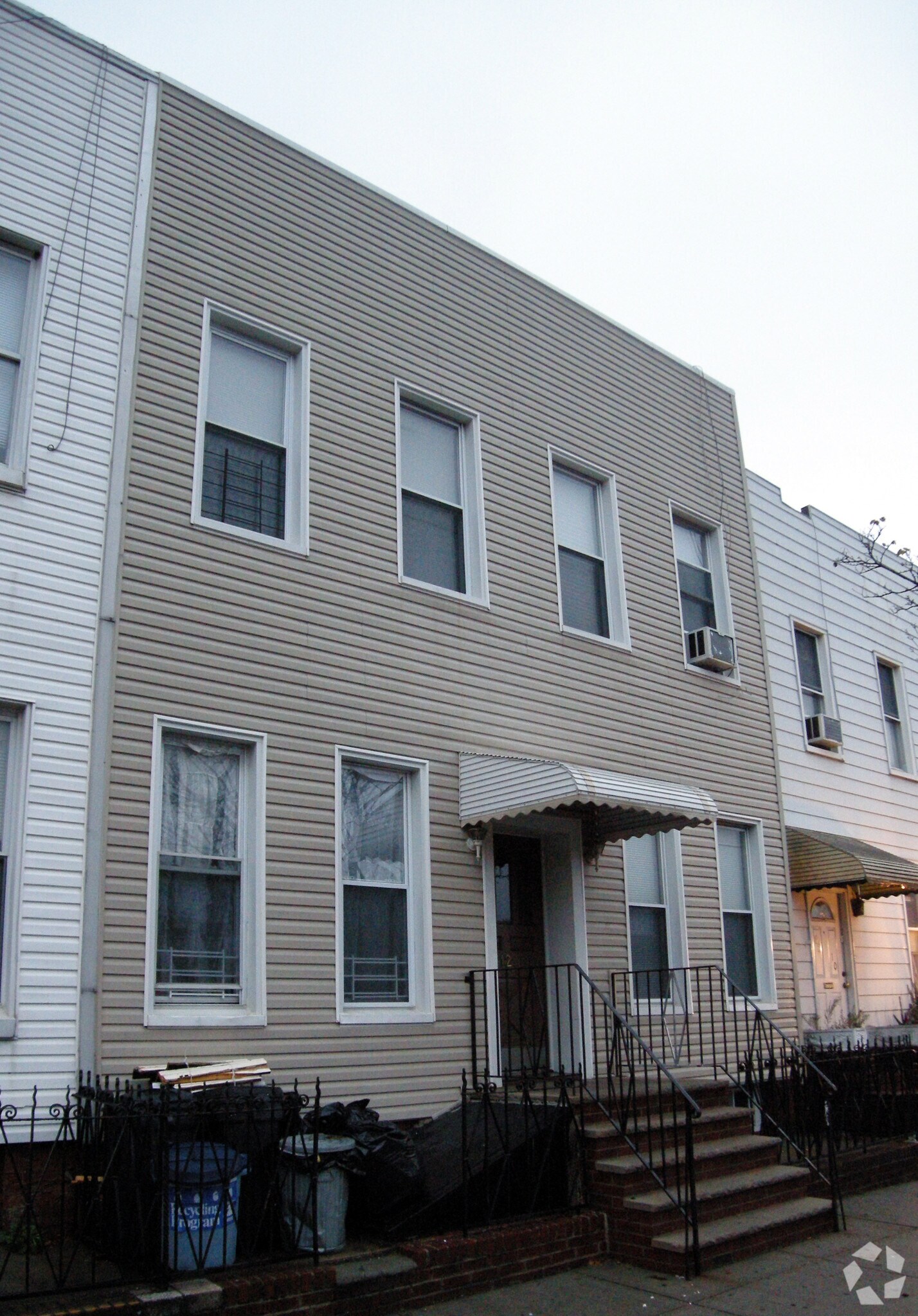 63-12 Fresh Pond Rd, Ridgewood, NY for sale Primary Photo- Image 1 of 1