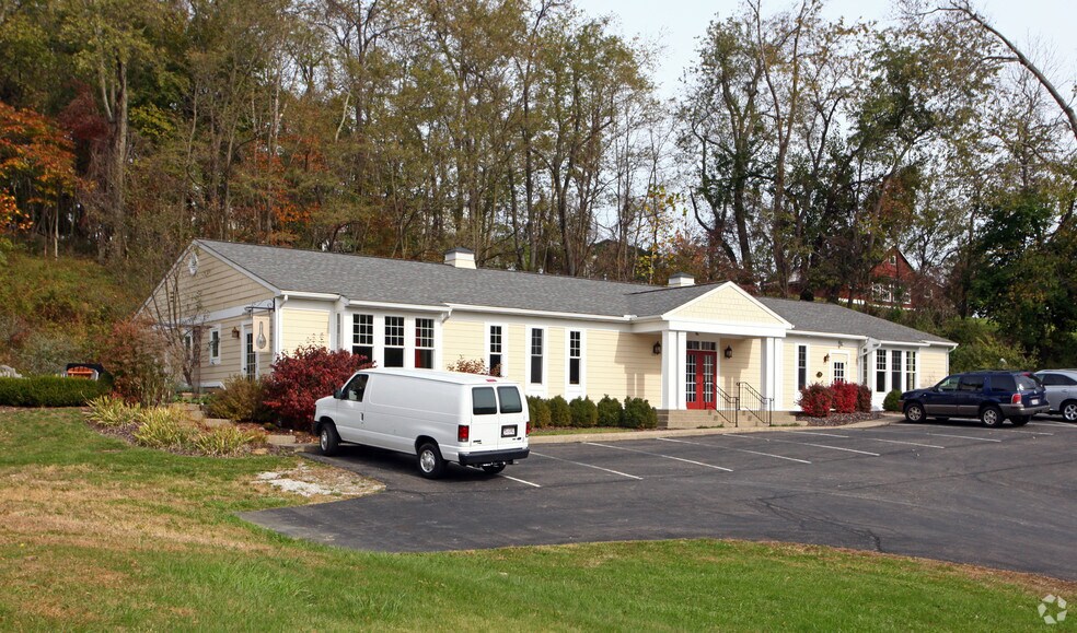 1976 Newark Granville Rd, Newark, OH 43055