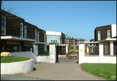 The Village Walk, Onchan for lease - Primary Photo - Image 1 of 2