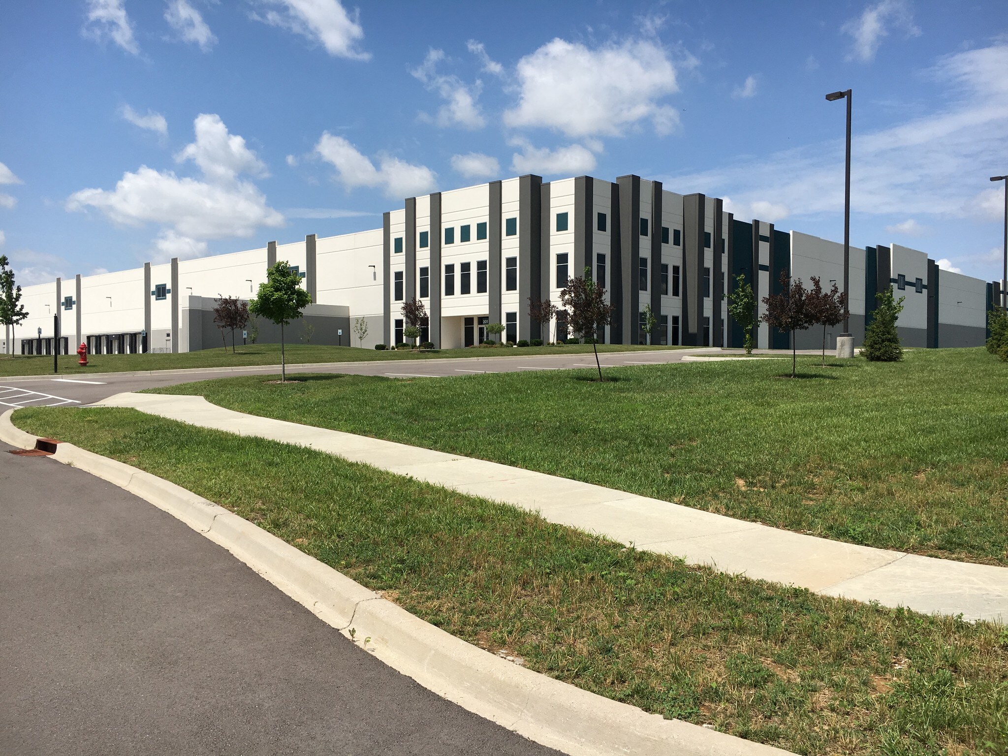 201 River Ridge Pky, Jeffersonville, IN 47130 Industrial Space for