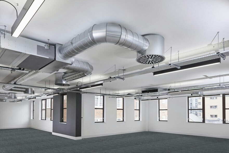 58-60 St Aldates, Oxford for lease - Building Photo - Image 2 of 6