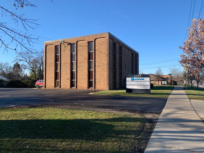 2155 Jackson Ave, Ann Arbor, MI 48103