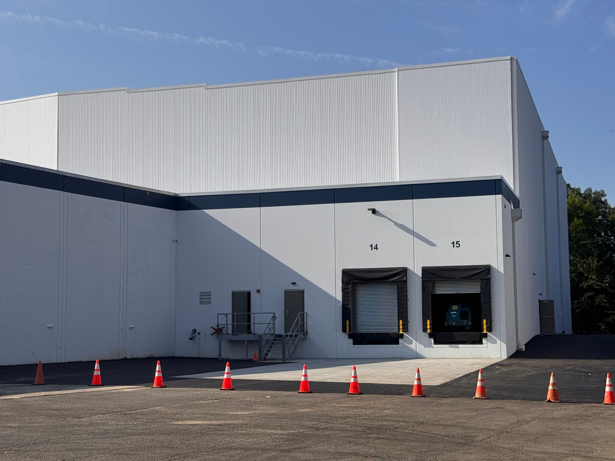 40B Cotters Ln, East Brunswick, NJ for lease Building Photo- Image 1 of 8