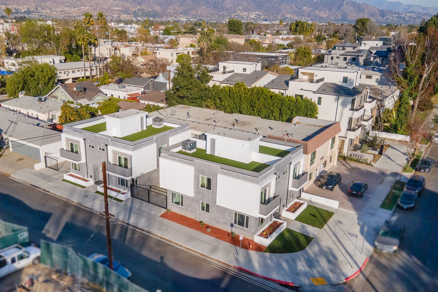 10857 Morrison St, North Hollywood, CA for sale Primary Photo- Image 1 of 25