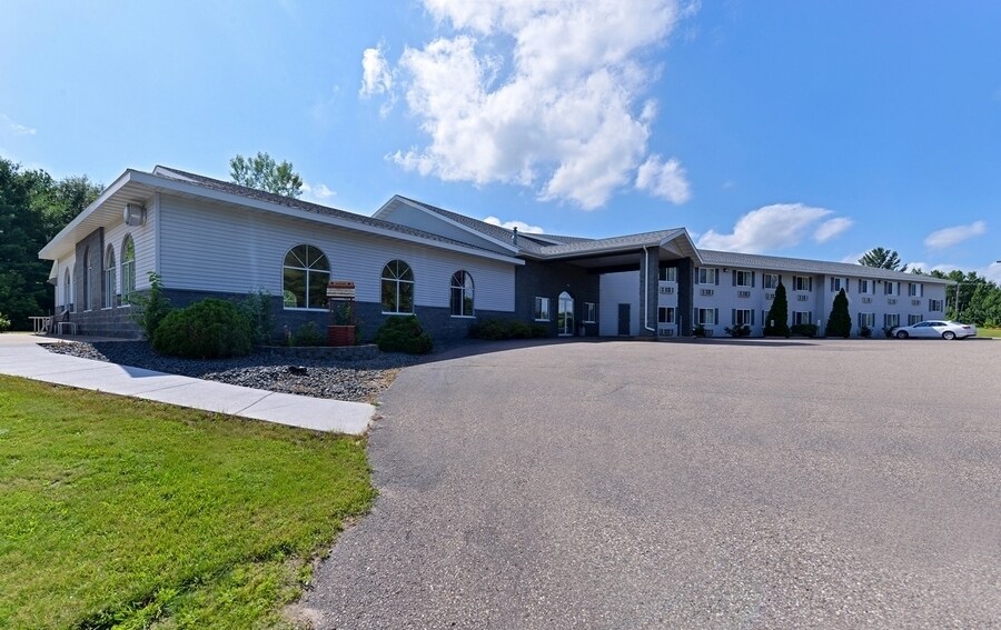 115 2nd St, Chetek, WI for sale - Primary Photo - Image 1 of 1