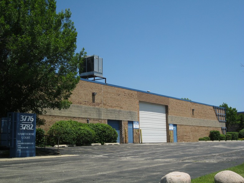 3776-3790 Hawthorne Ct, Waukegan, IL for lease - Building Photo - Image 2 of 4