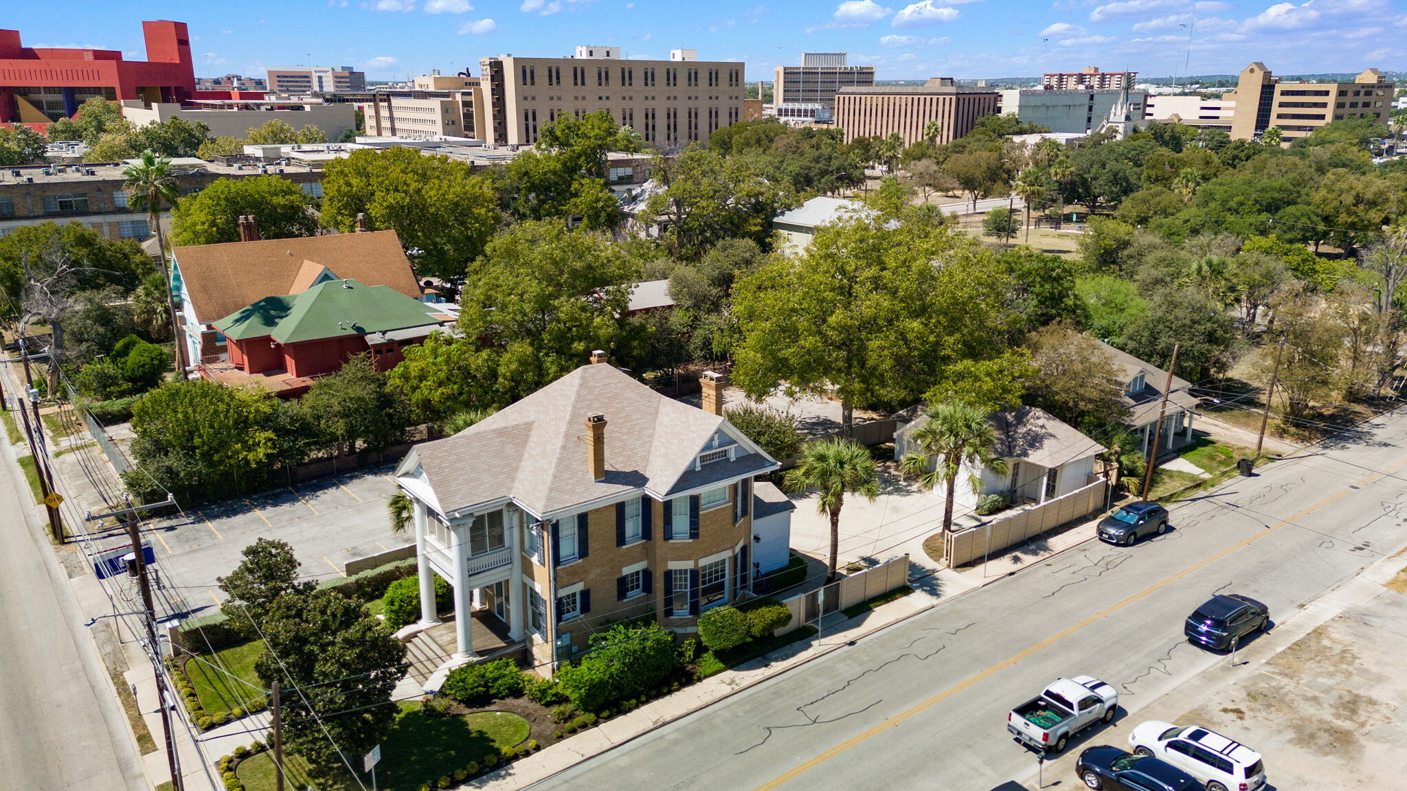 623 Augusta, San Antonio, TX for sale Primary Photo- Image 1 of 44