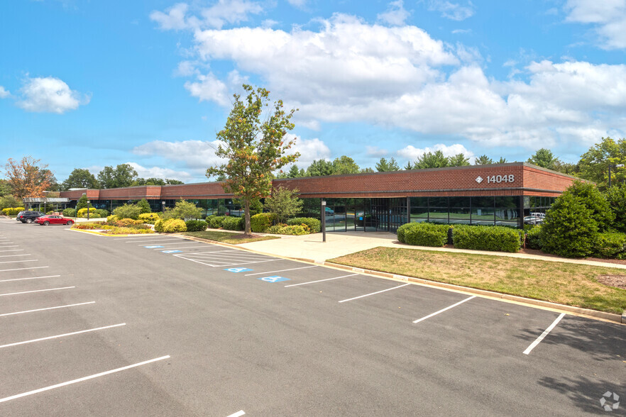 14150 Parkeast Cir, Chantilly, VA for lease - Building Photo - Image 1 of 6