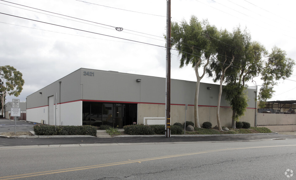 2421 S Susan St, Santa Ana, CA for lease - Building Photo - Image 2 of 6