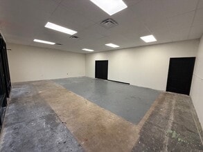 11233 Crown Park Dr, Houston, TX for lease Building Photo- Image 1 of 7