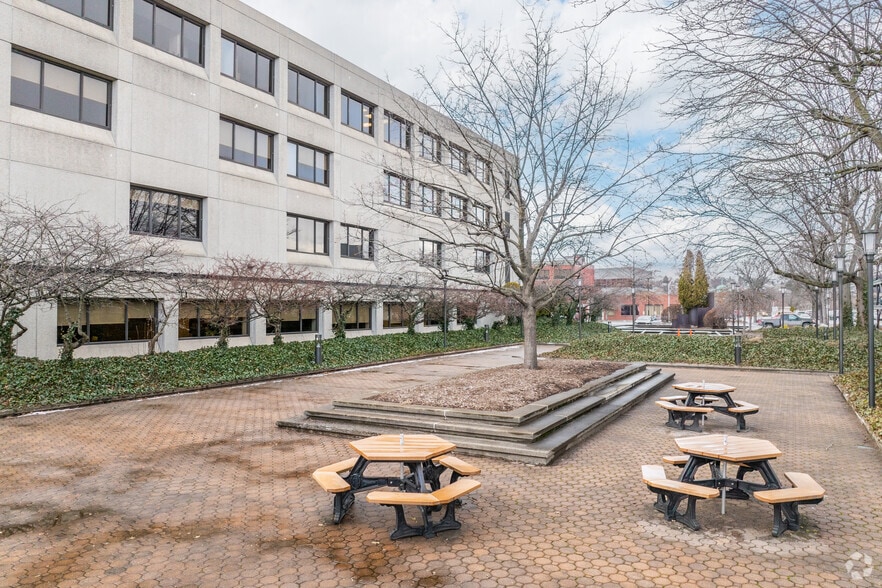 201 Penn Ave, Scranton, PA for lease - Building Photo - Image 3 of 7