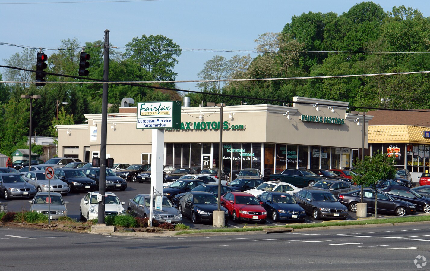 9909 Main St, Fairfax, VA 22031