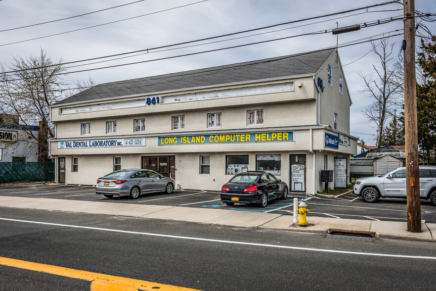 841 Sunrise Hwy, West Babylon, NY for sale - Building Photo - Image 1 of 1