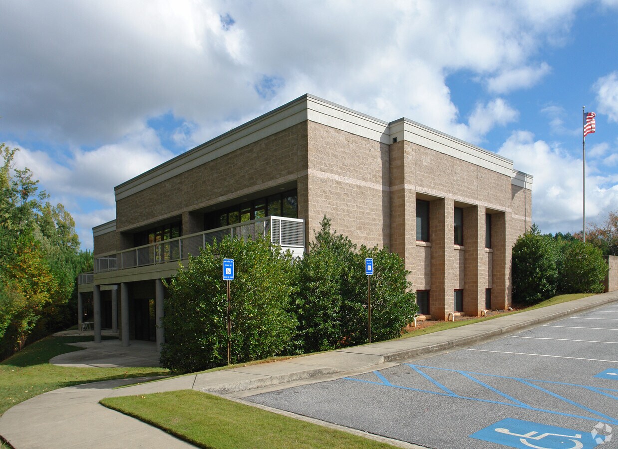 1100 Old Ellis Rd, Roswell, GA 30076