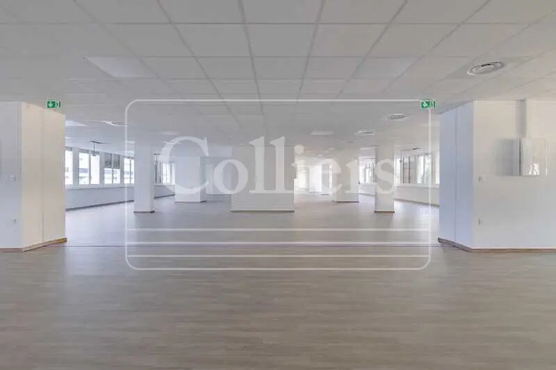 Office in Marseille for lease - Building Photo - Image 1 of 9
