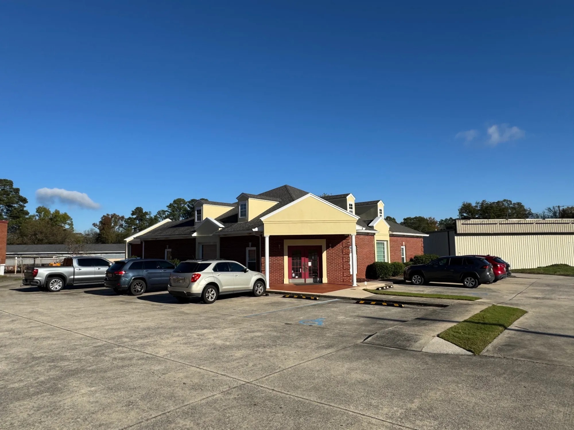 3166 Allison Bonnett Memorial Dr, Bessemer, AL for lease Building Photo- Image 1 of 3