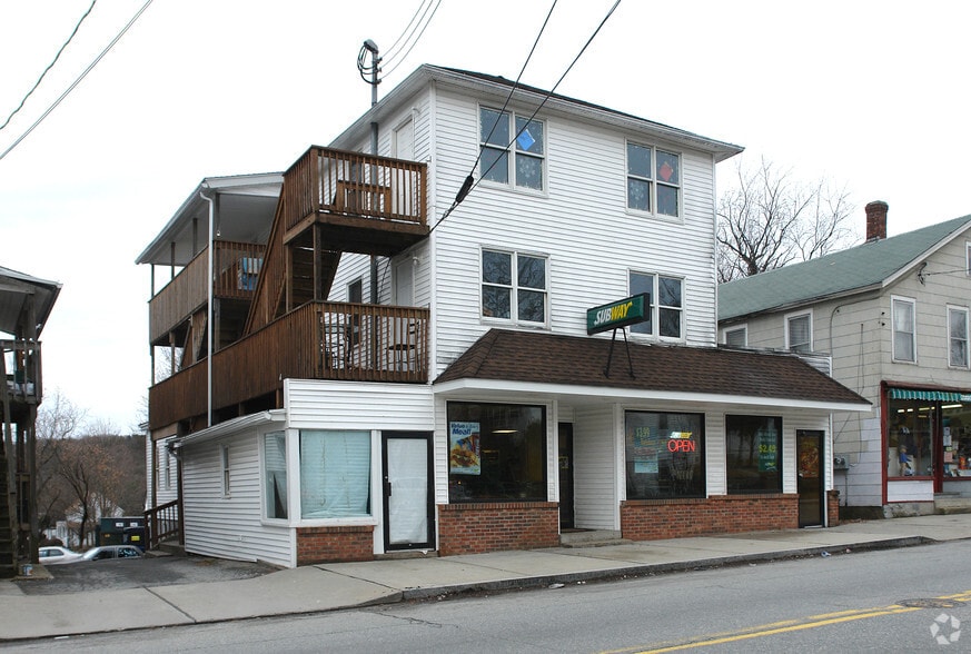 74 N Main St, Jewett City, CT for lease - Primary Photo - Image 1 of 21