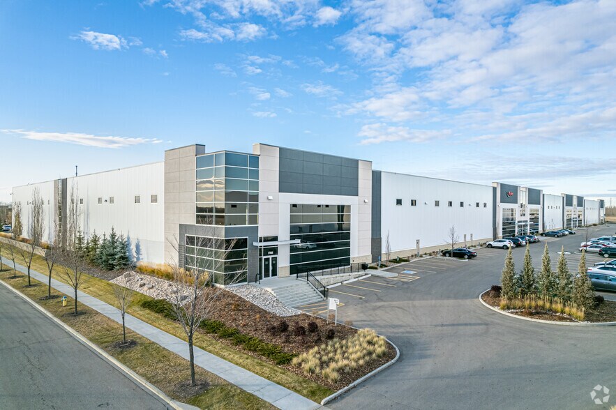 17424 129 Av NW, Edmonton, AB for lease - Primary Photo - Image 1 of 4