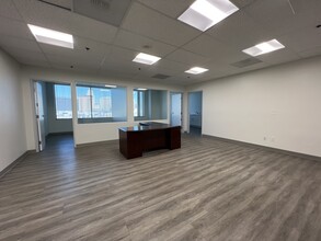 420 E 3rd St, Los Angeles, CA for lease Interior Photo- Image 1 of 3