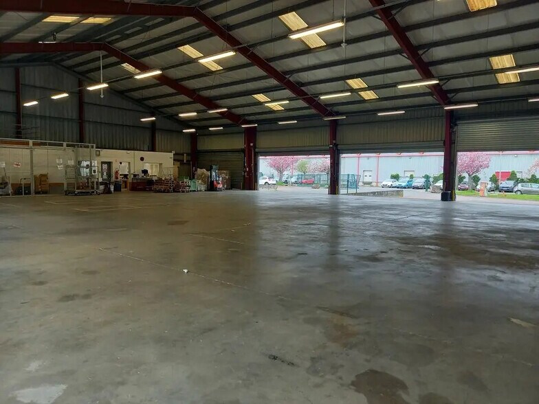Flex in Soliers for lease - Interior Photo - Image 2 of 8