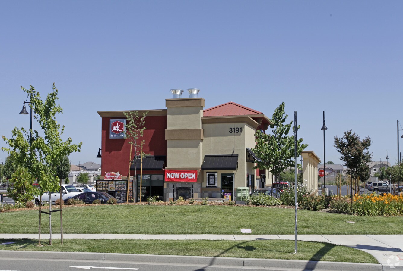 Balfour Rd, Brentwood, CA 94513 The Shops at Fairview