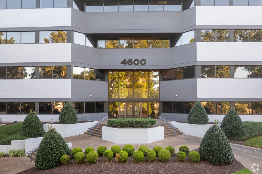 4600 Marriott Dr, Raleigh, NC for lease - Building Photo - Image 3 of 24
