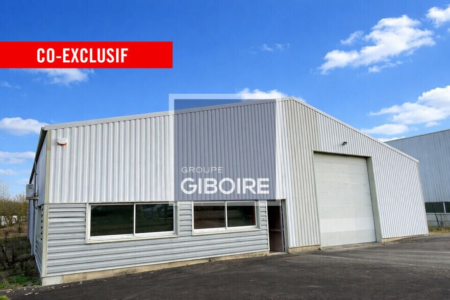 Industrial in Guichen for lease - Building Photo - Image 2 of 8