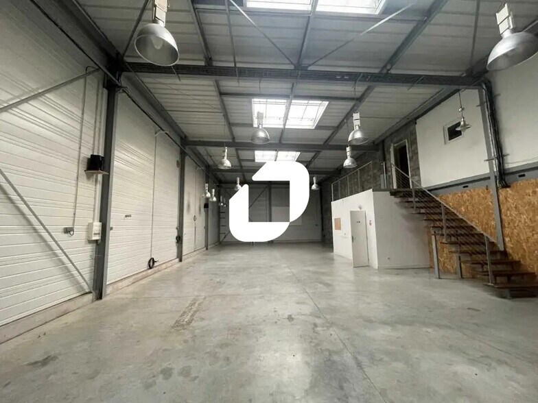 Flex in Audenge for lease - Interior Photo - Image 1 of 8