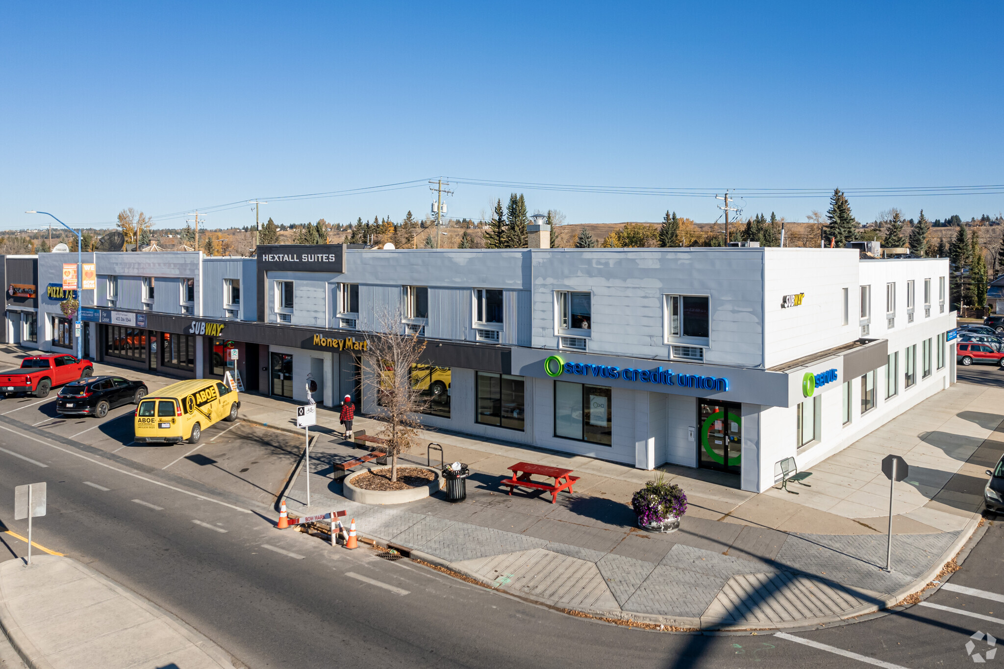 6404 Bowness Rd NW, Calgary, AB for sale Primary Photo- Image 1 of 5