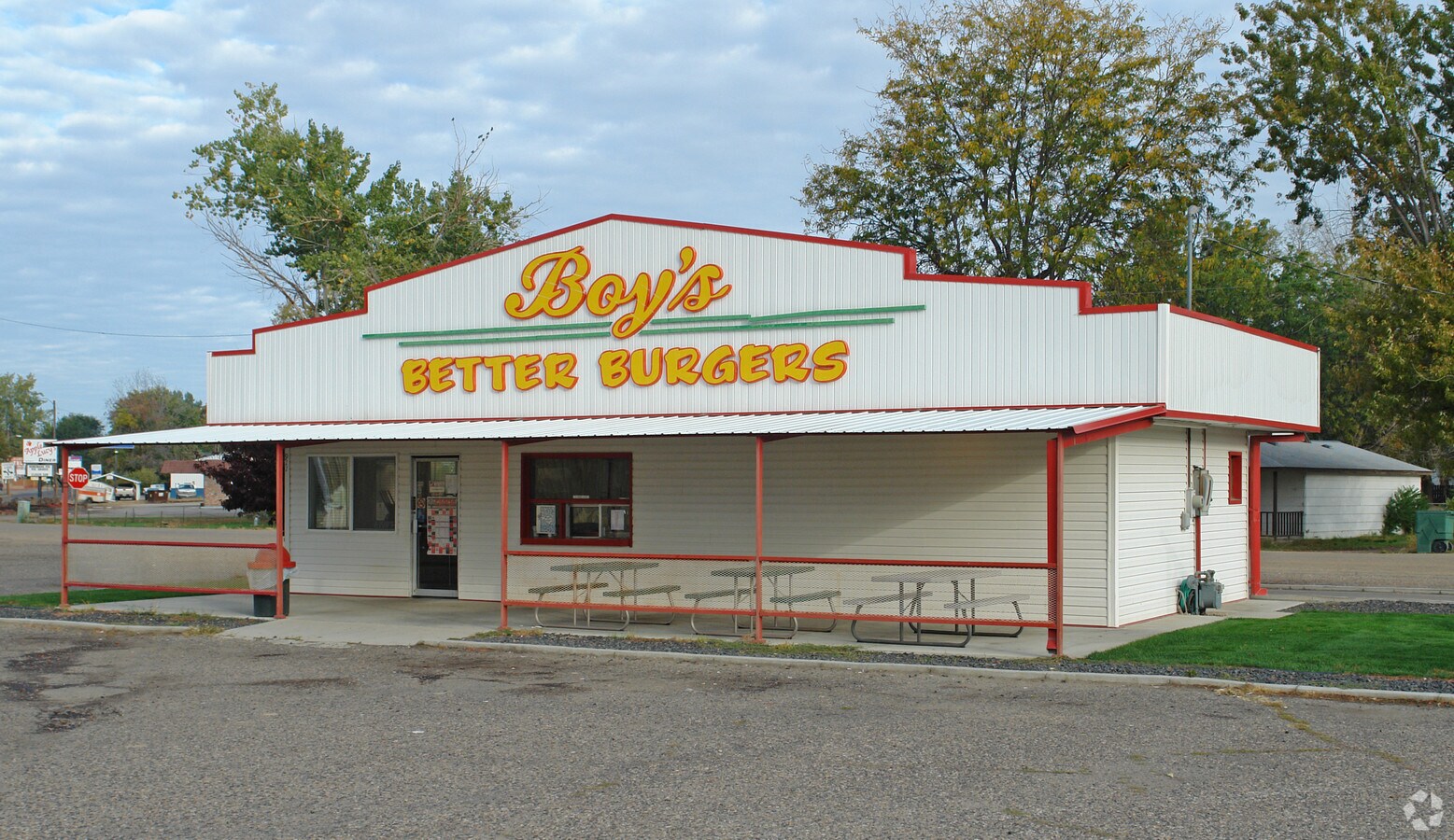 911 E Grove Ave, Parma, ID 83660