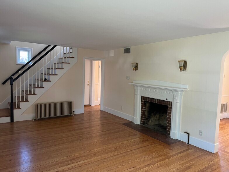 188 Airport Rd, Warwick, RI for sale - Interior Photo - Image 1 of 1